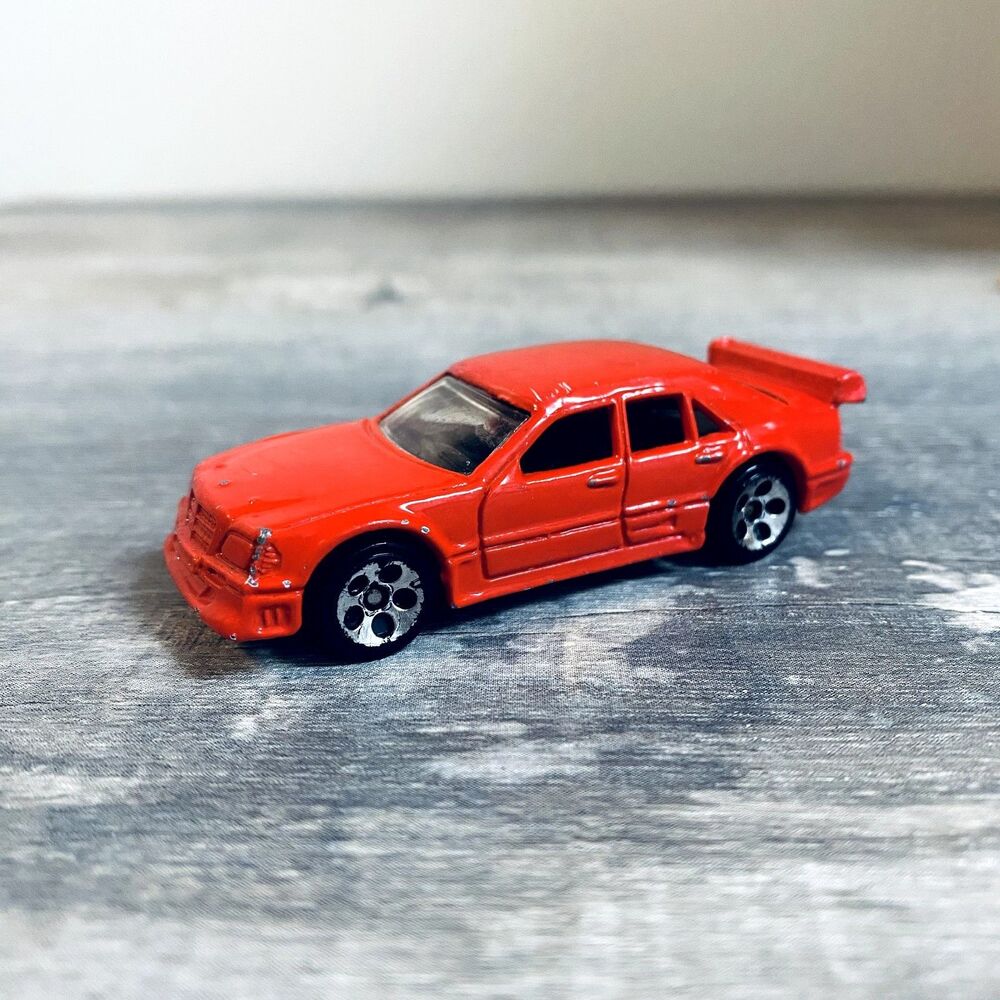 HOT WHEELS 1:64 MERCEDES-BENZ C CLASS COLLECTIBLE RED DIECAST MODEL CAR